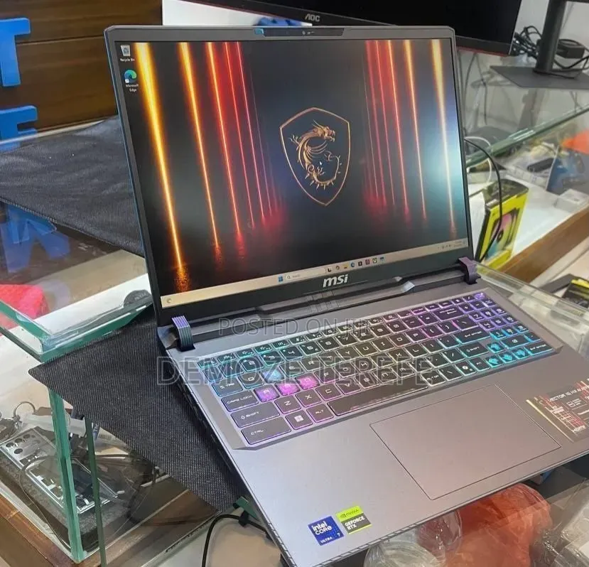 New Laptop MSI Vector 16 HX AI A2XWIG 16GB Intel Core Ultra 7 SSD 1T