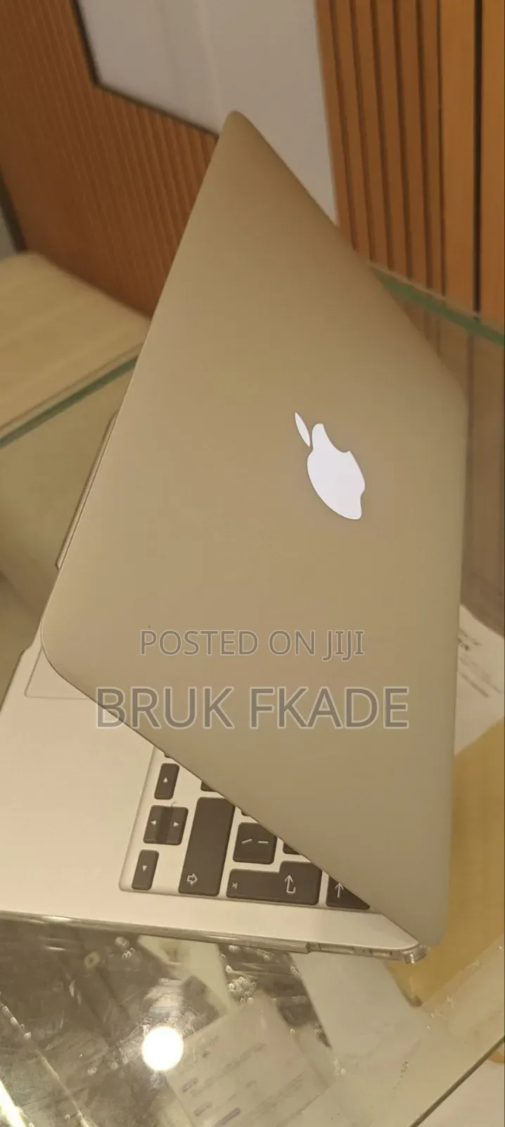 New Laptop Apple MacBook 2015 4GB Intel Core i5 SSD 128GB
