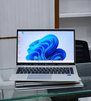 New Laptop HP EliteBook 830 G8 16GB Intel Core i5 SSD 512GB