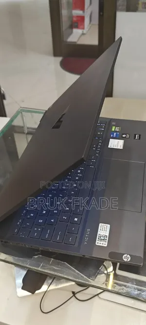 New Laptop HP Victus 16 16GB Intel Core i7 SSD 512GB