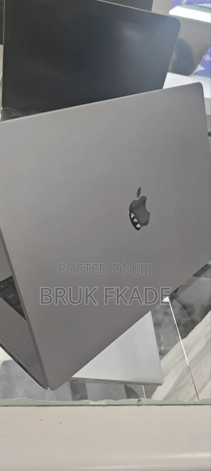 New Laptop Apple MacBook Pro M1 32GB Apple M1 Pro SSD 1T