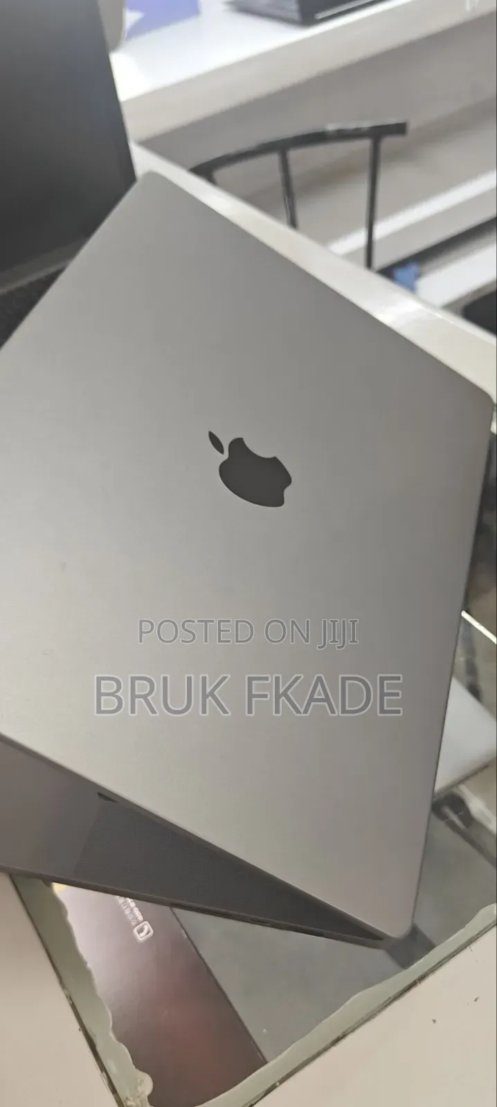 New Laptop Apple MacBook Pro M1 32GB Apple M1 Pro SSD 1T