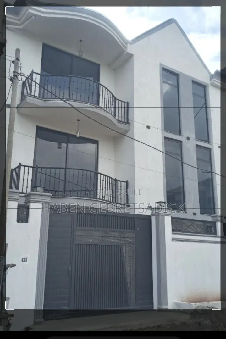 6bdrm House in አራብሳ, Yeka for sale