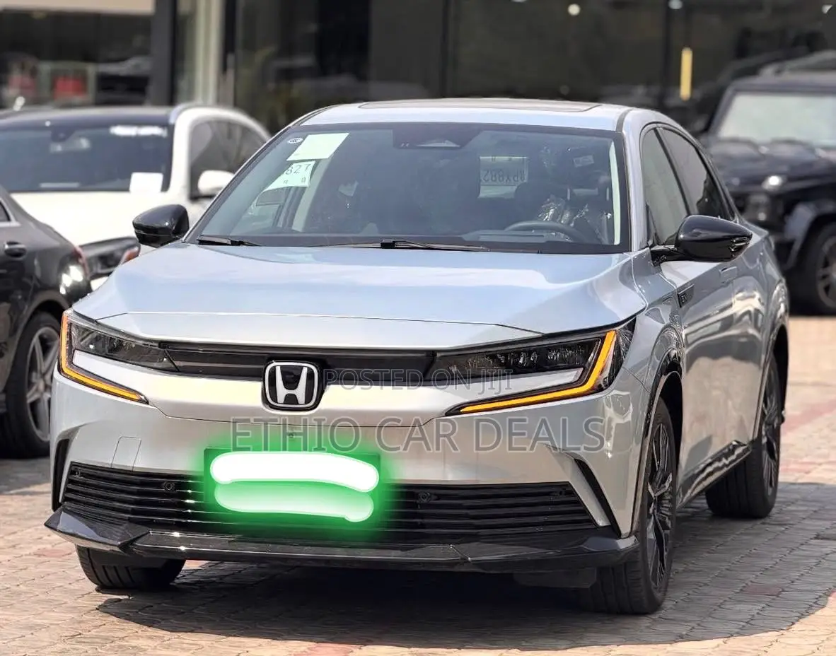 Honda e:NS2 68.8 kWh FWD 2025 Silver