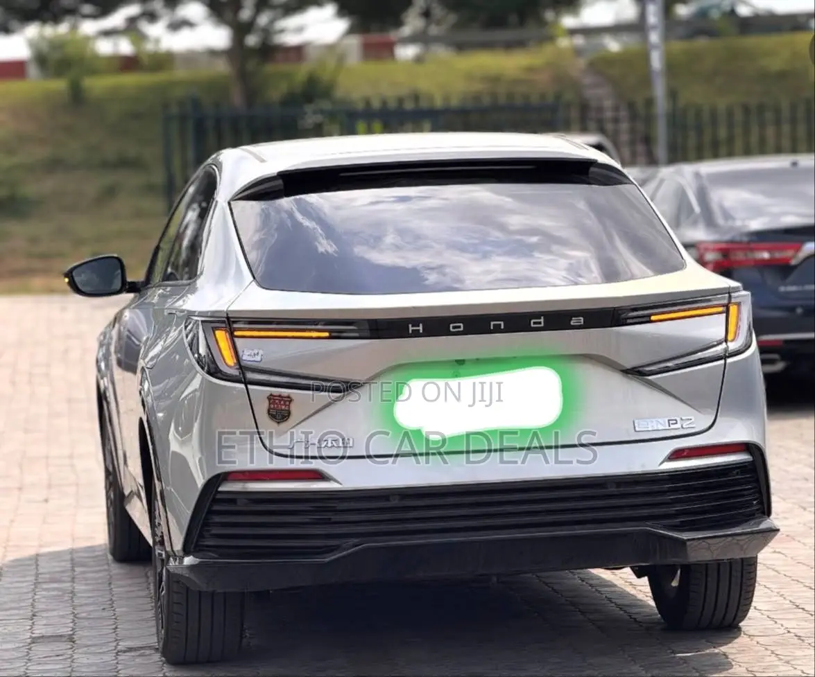 Honda e:NS2 68.8 kWh FWD 2025 Silver