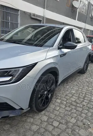 Honda e:NS2 68.8 kWh FWD 2025 Silver