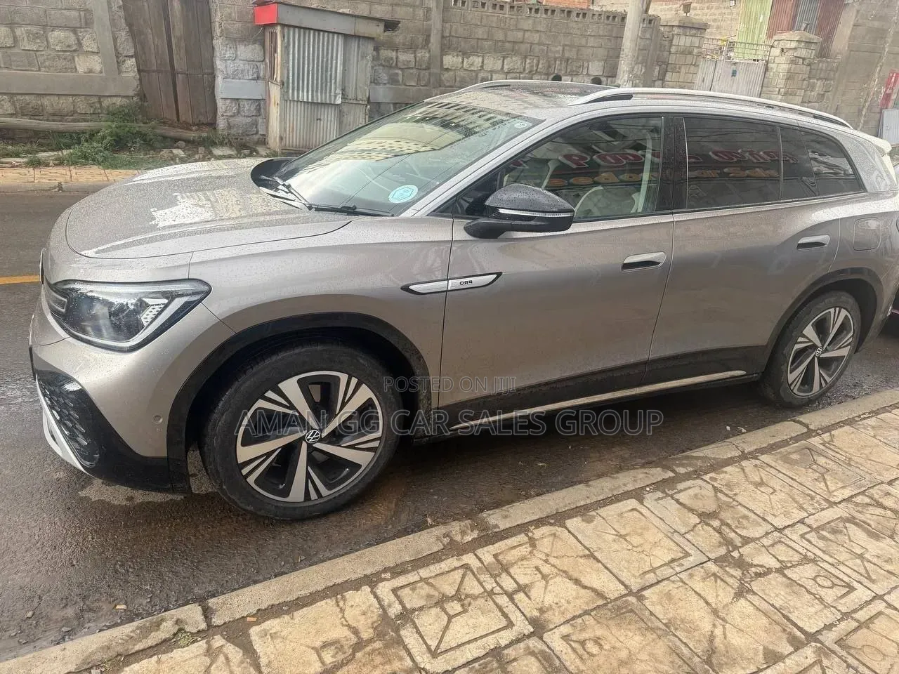 Volkswagen ID.6 2024 Gold
