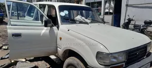 Toyota Land Cruiser 1995 White