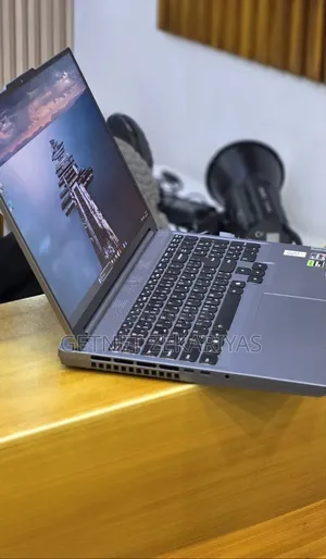 New Laptop Lenovo Legion 5 16GB AMD Ryzen 7 SSD 1T