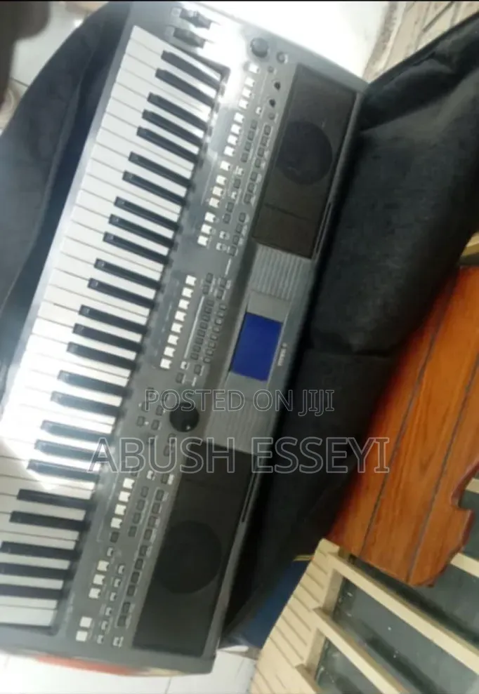 Yamaha Keyboard 670