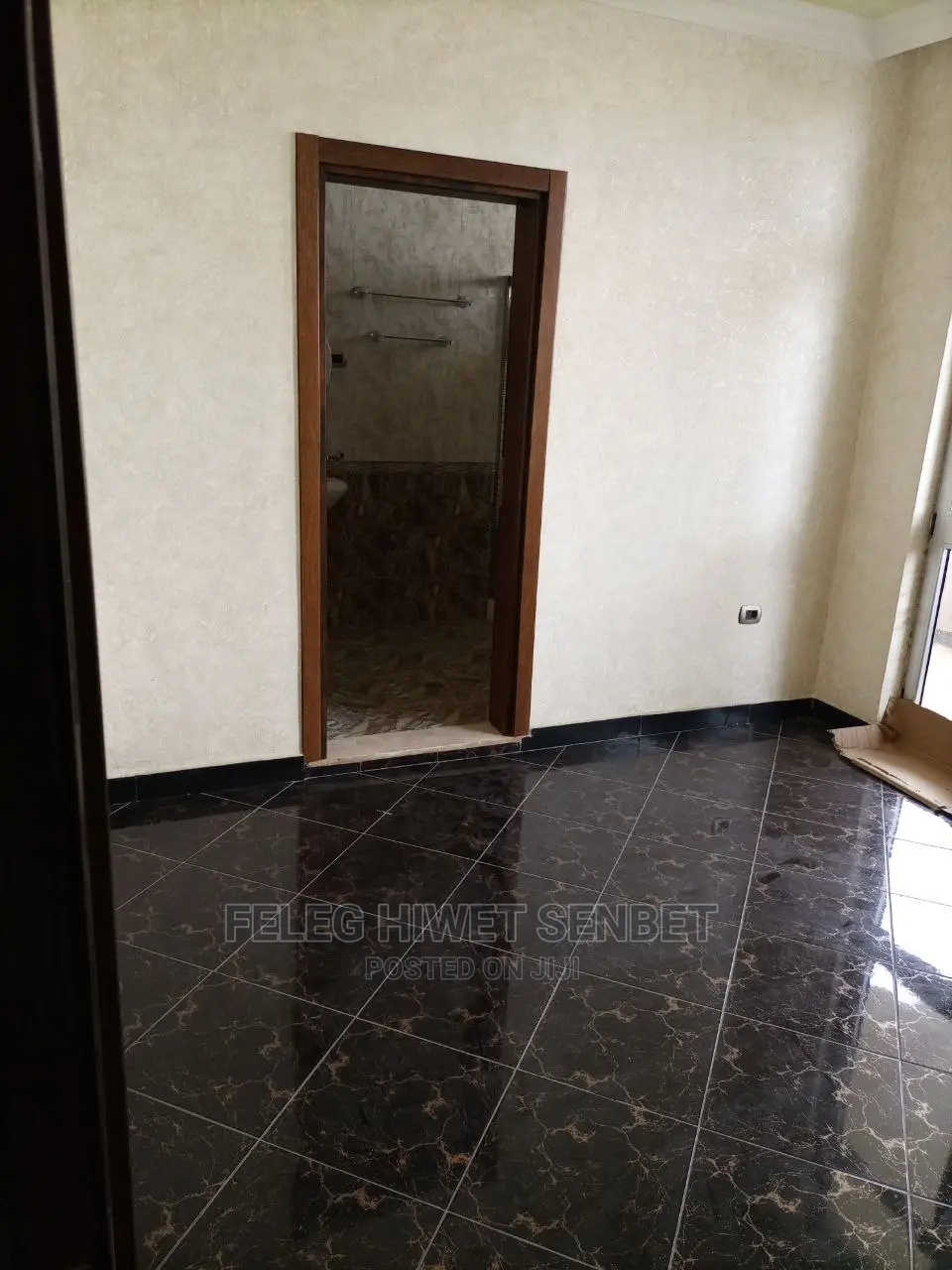 6bdrm Block of Flats in አአ, Bole for sale