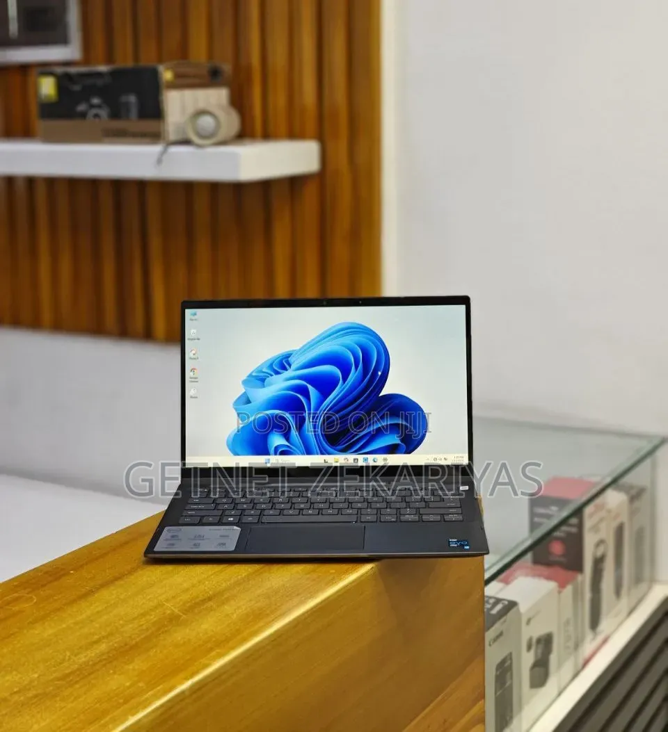 New Laptop Dell Inspiron 7306 16GB Intel Core i7 SSD 512GB