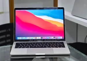 New Laptop Apple MacBook Pro 2019 16GB Intel Core i7 SSD 256GB