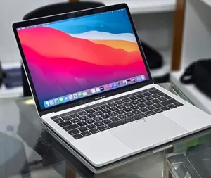 New Laptop Apple MacBook Pro 2019 16GB Intel Core i7 SSD 256GB