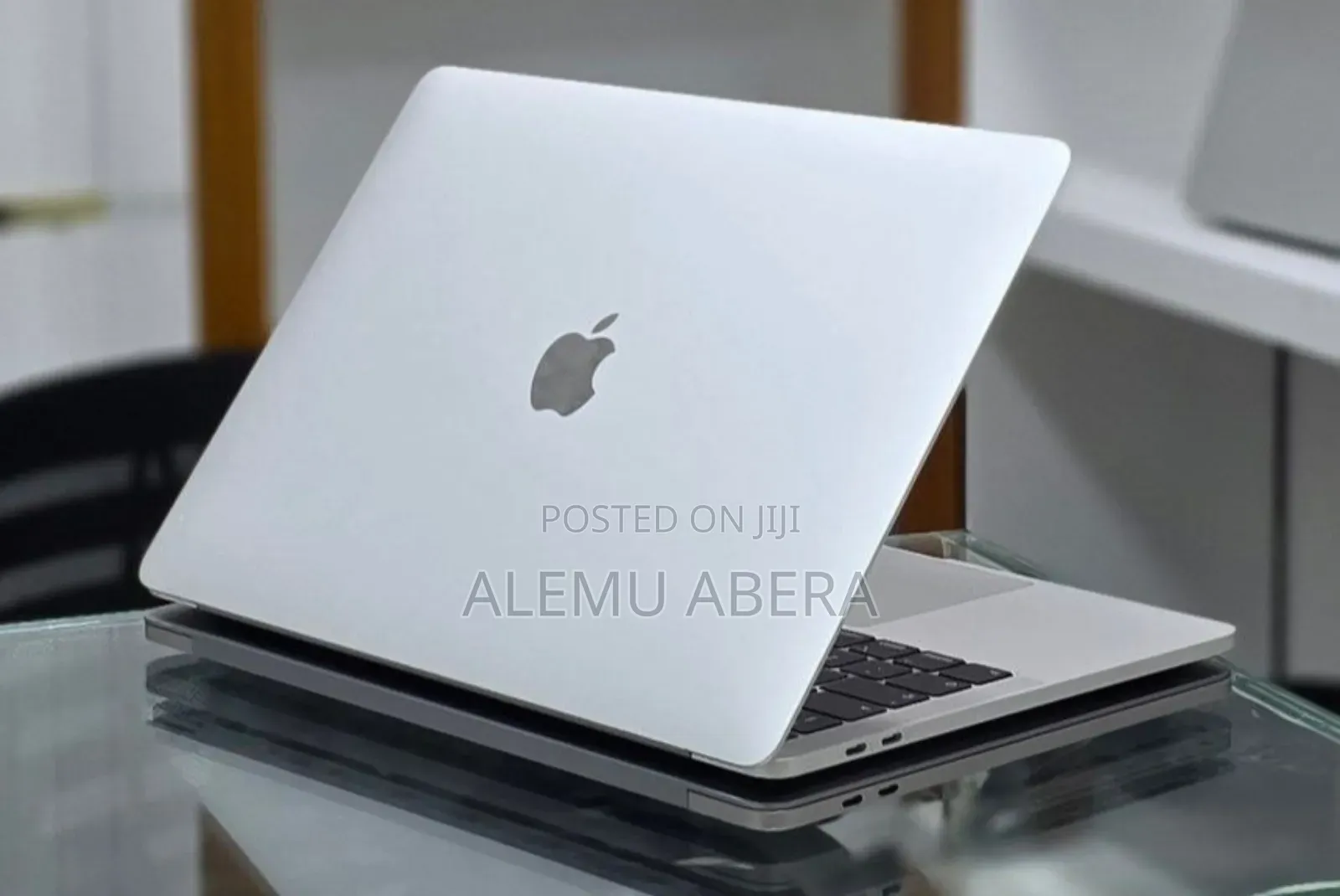 New Laptop Apple MacBook Pro 2019 16GB Intel Core i7 SSD 256GB