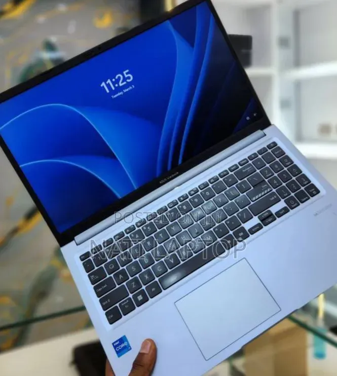 New Laptop Asus 16GB Intel Core i7 SSD 512GB