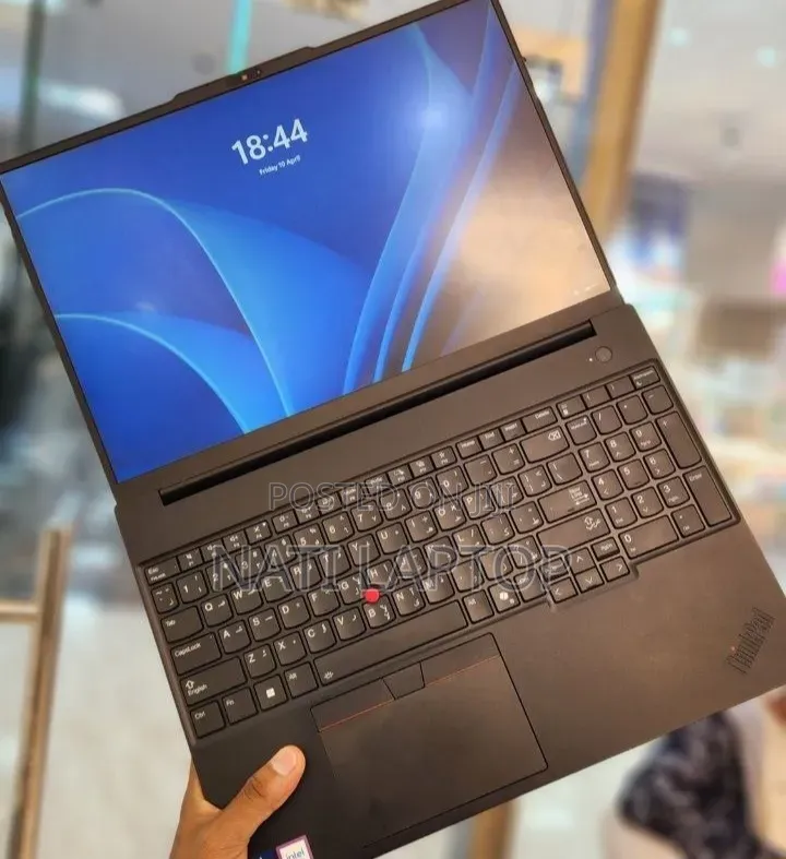 New Laptop Lenovo 16GB Intel Core i7 SSD 512GB