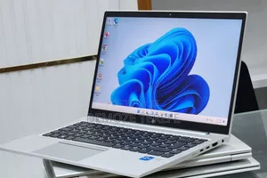 New Laptop HP EliteBook 830 G8 16GB Intel Core i5 SSD 512GB
