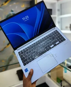 New Laptop Asus VivoBook 15 X505BA 16GB Intel Core i7 SSD 512GB