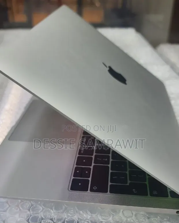 New Laptop Apple MacBook Air 2018 8GB Intel Core i5 SSD 512GB