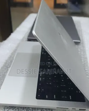 New Laptop Apple MacBook Pro 2021 M1 16GB AMD A8 SSD 512GB
