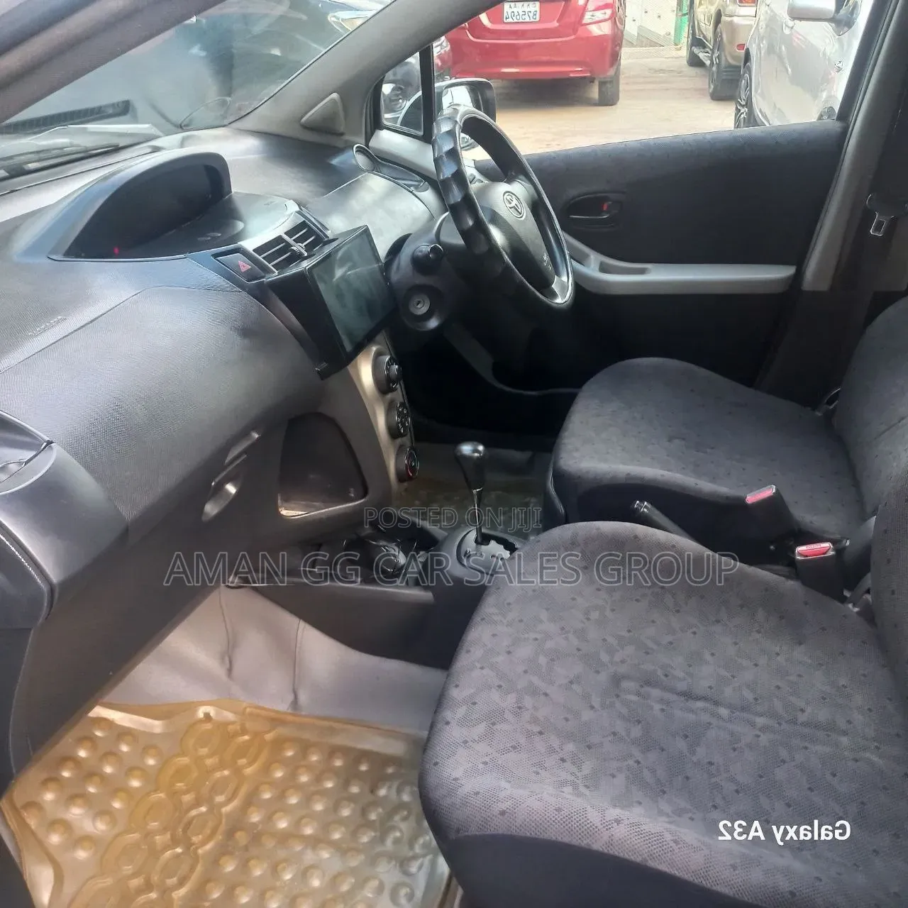 Toyota Yaris 2010 Silver