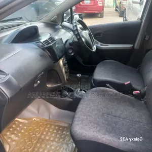 Toyota Yaris 2010 Silver