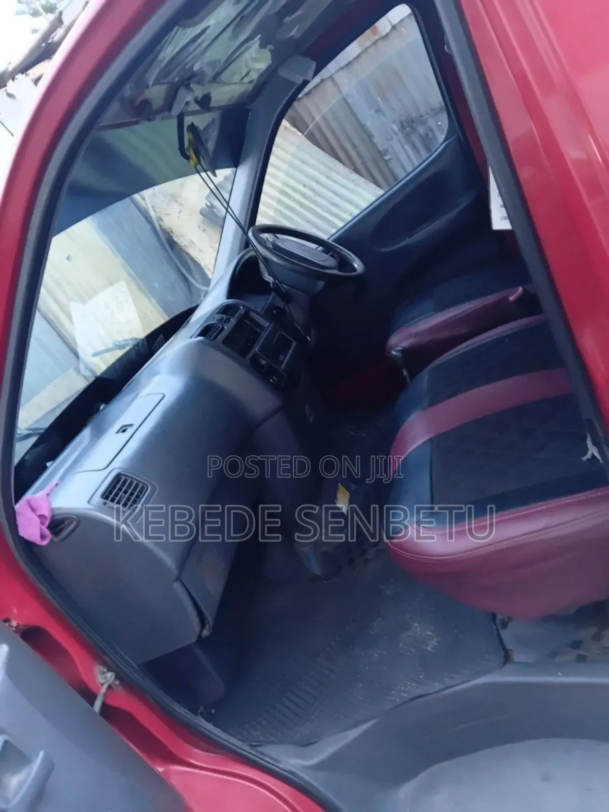 Toyota Grand HiAce 1986 Red