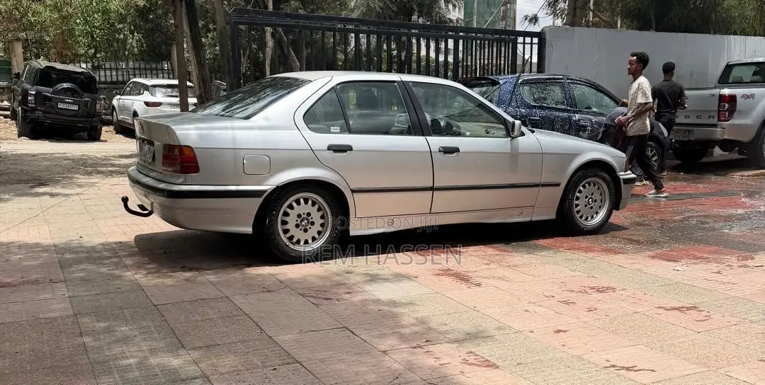 BMW 325i 1992 Silver