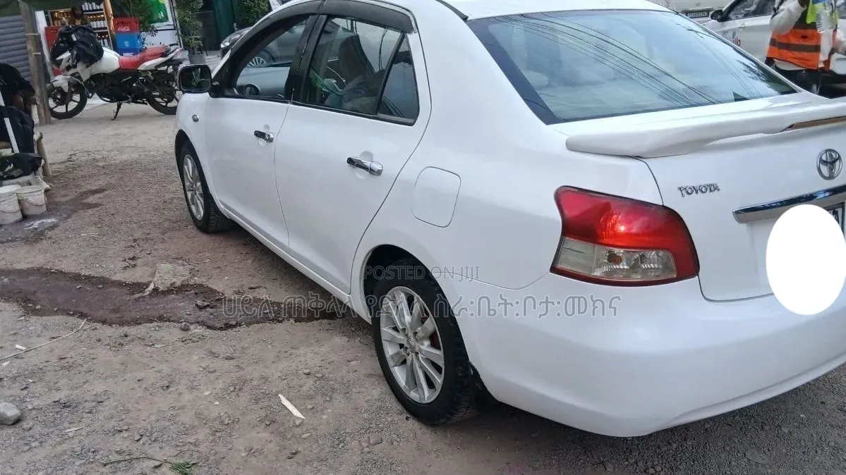 Toyota Yaris 2009 Ivory