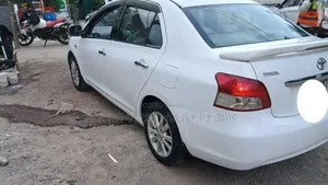 Toyota Yaris 2009 Ivory