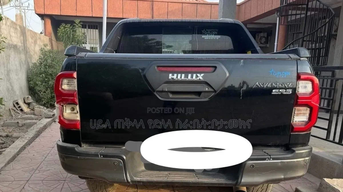 Toyota Hilux 2021 Matt Black