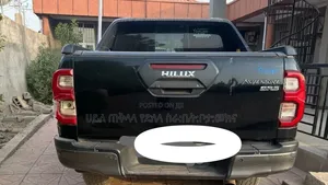 Toyota Hilux 2021 Matt Black