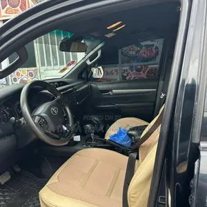 Toyota Hilux 2021 Matt Black
