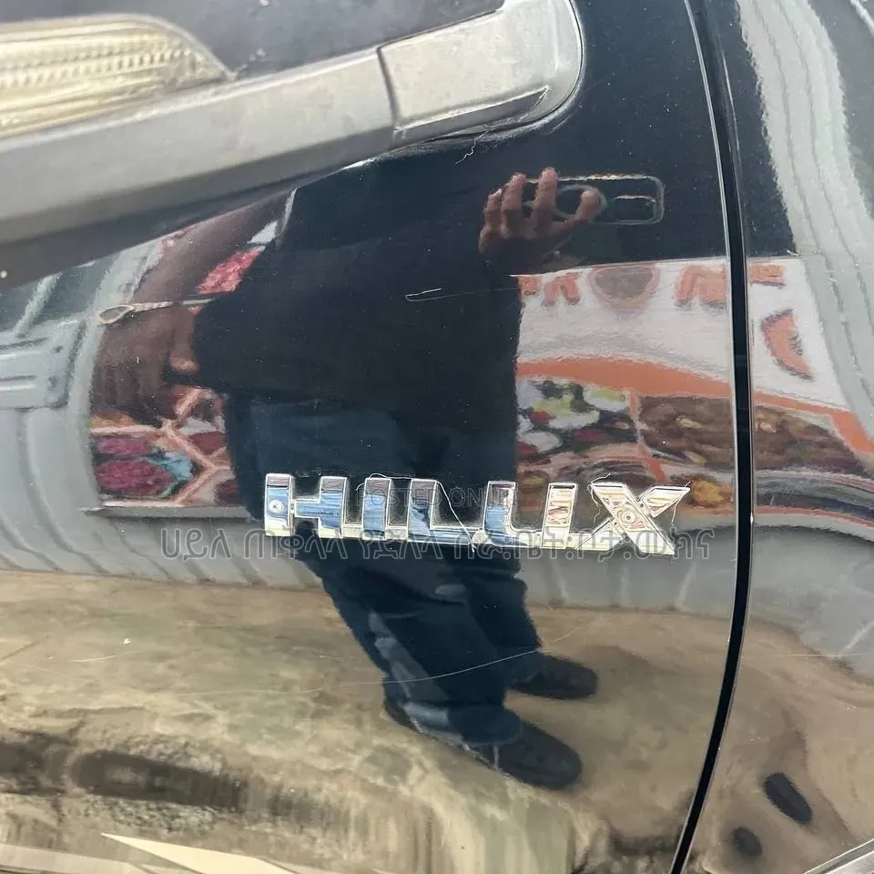 Toyota Hilux 2021 Matt Black