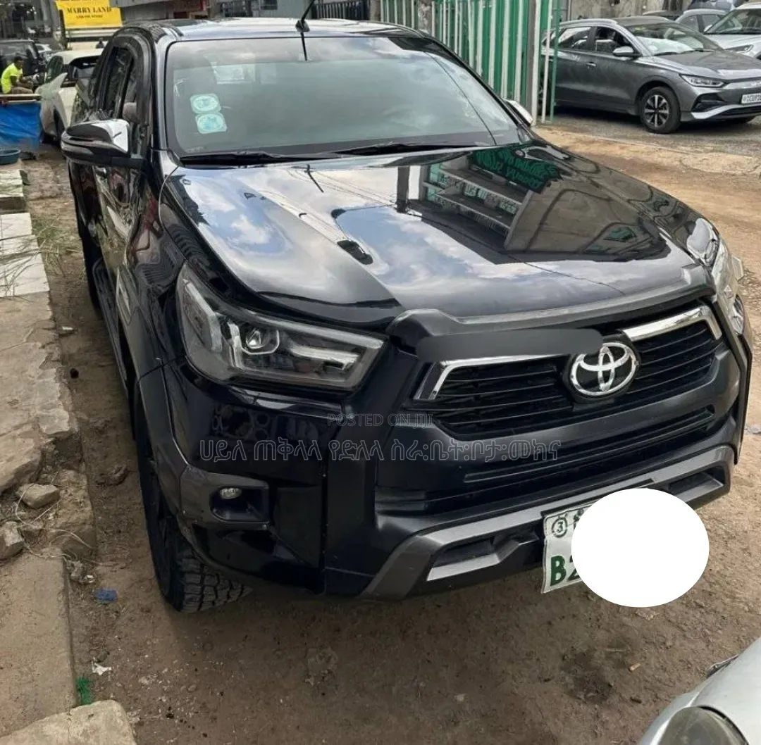 Toyota Hilux 2021 Matt Black
