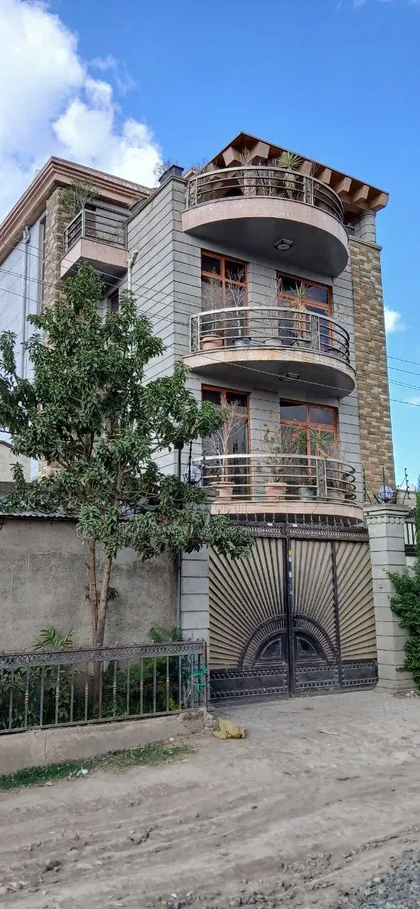 Furnished 8bdrm Townhouse/Terrace in Legetafo Area, Oromia-Finfinne
