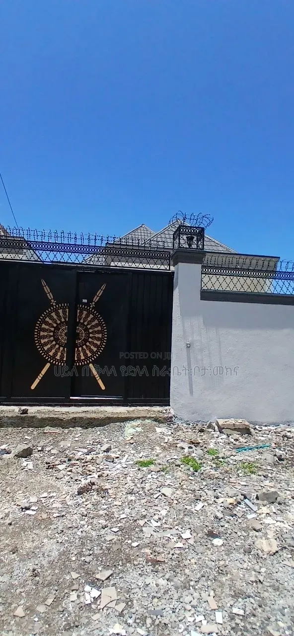 Furnished 5bdrm Villa in Legetafo Area, Oromia-Finfinne for sale