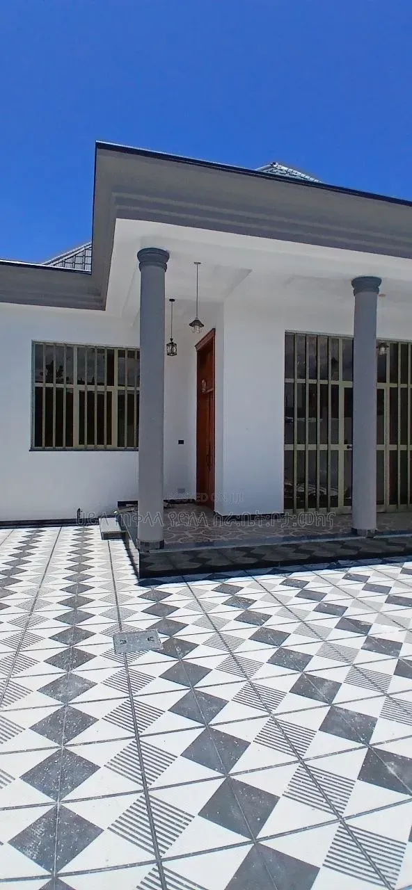 Furnished 5bdrm Villa in Legetafo Area, Oromia-Finfinne for sale