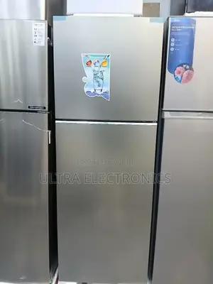 Samsung Top Freezer Refrigerator in a Silver Finish. 310-Liter