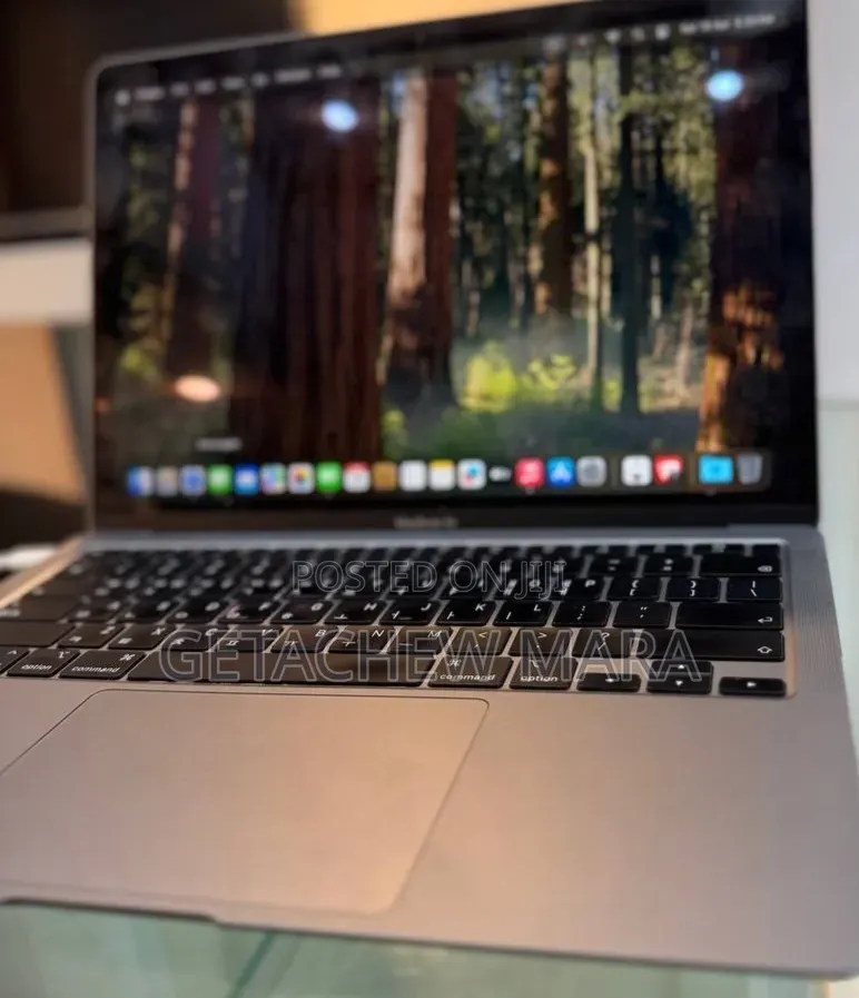 New Laptop Apple MacBook Air 2020 M1 8GB Intel SSD 256GB