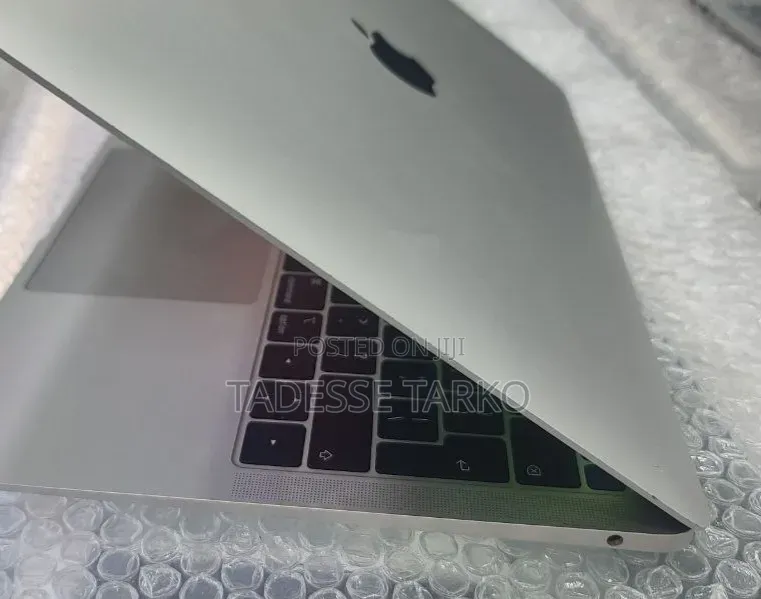 New Laptop Apple MacBook Air 2018 8GB Intel Core i5 SSD 128GB
