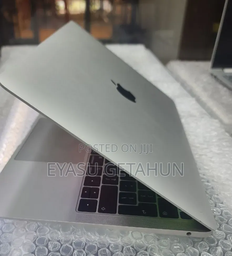 New Laptop Apple MacBook Air 2018 8GB Intel Core i5 SSD 128GB