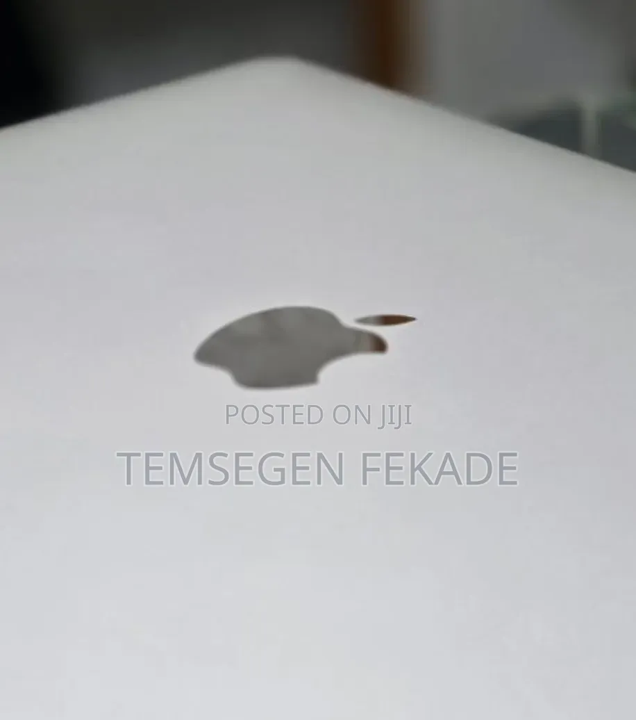 New Laptop Apple MacBook Pro 2019 16GB Intel Core i7 SSD 256GB