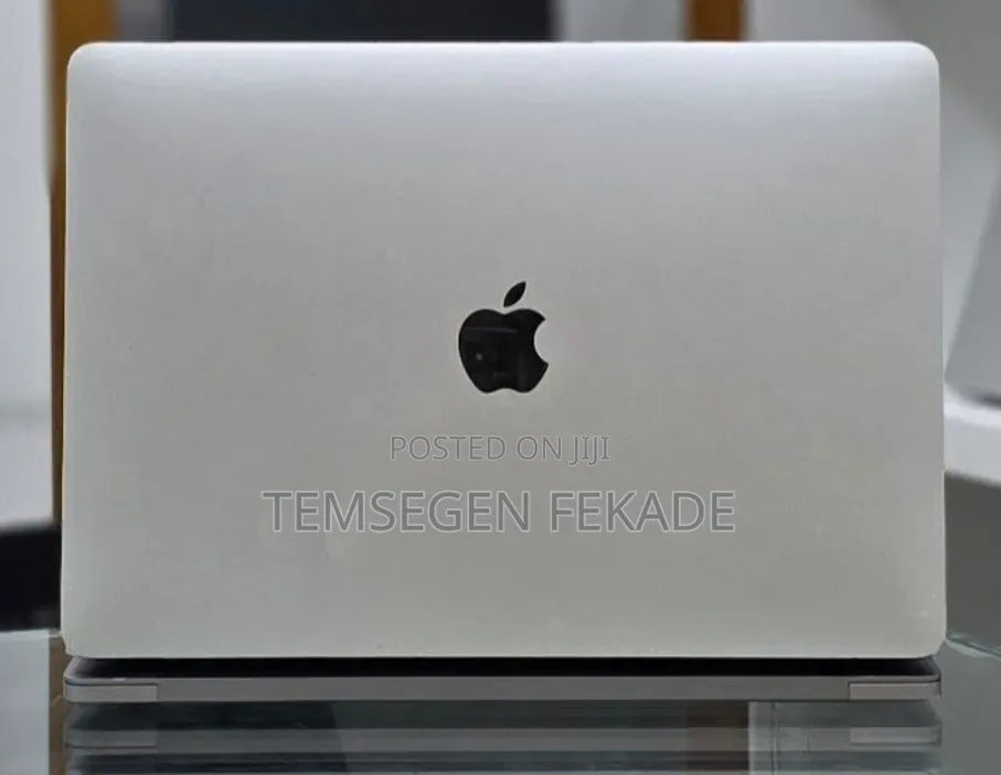 New Laptop Apple MacBook Pro 2019 16GB Intel Core i7 SSD 256GB