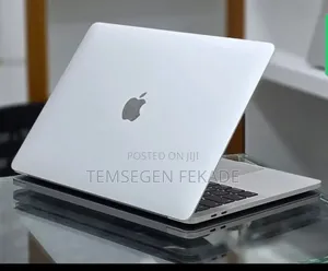New Laptop Apple MacBook Pro 2019 16GB Intel Core i7 SSD 256GB