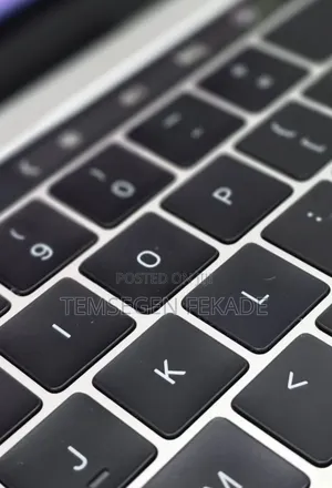 New Laptop Apple MacBook Pro 2019 16GB Intel Core i7 SSD 256GB