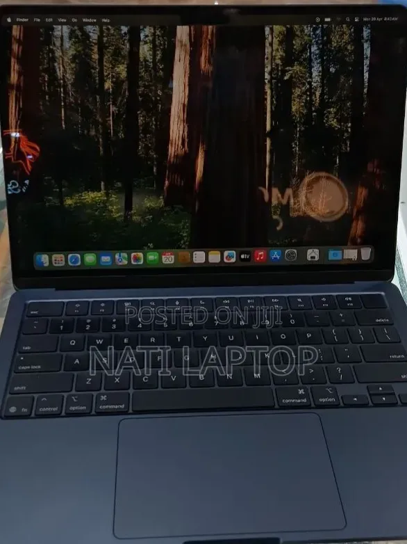 New Laptop Apple MacBook Air 2025 M4 13-inch 16GB Apple M4 SSD 256GB