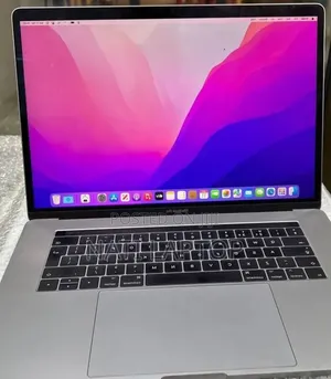 New Laptop Apple MacBook Pro 2017 16GB Intel Core i7 SSD 512GB