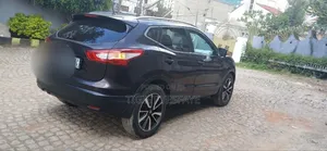 Nissan Qashqai 2016 Brown
